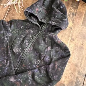 LULULEMON - *Rare* Frozen Flourish Floral Print Scuba Hooded Zip-Up SIZE: 6